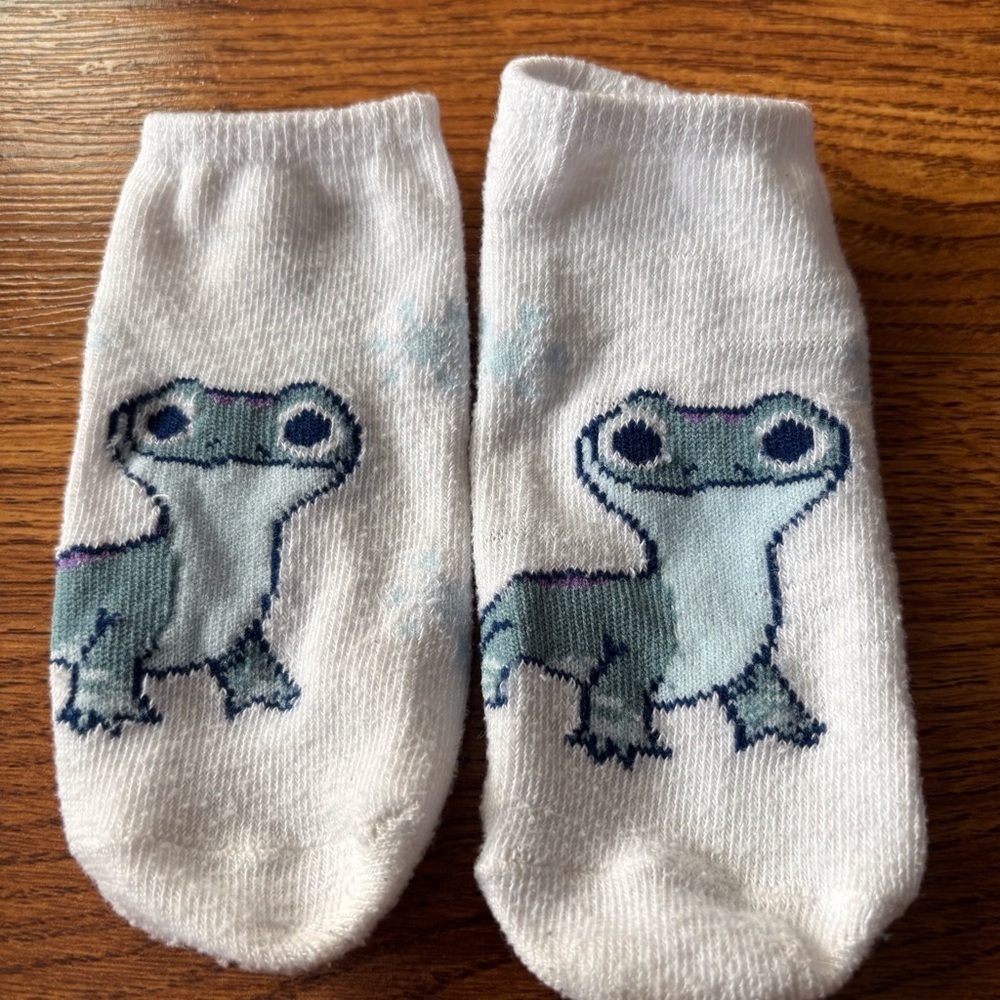 Frozen fire god no show socks
